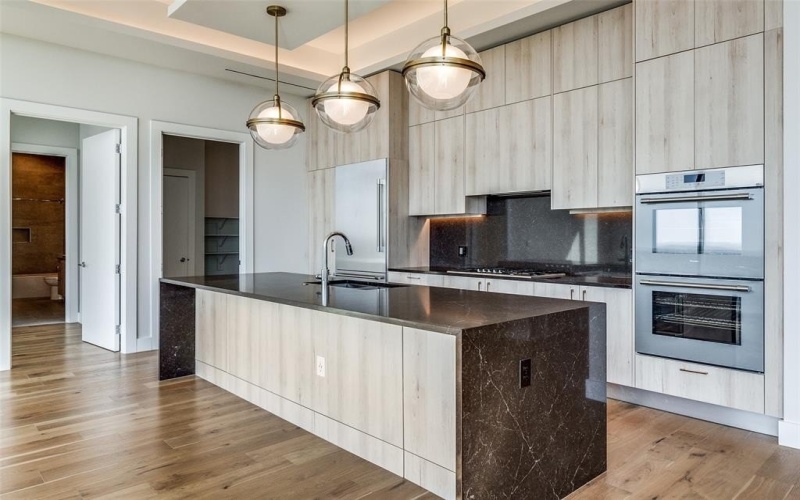 8119 Douglas Avenue #1404, Dallas, TX 75225, 2 Bedrooms Bedrooms, ,2 BathroomsBathrooms,Residential Lease,For Rent,8119 Douglas Avenue,20760273