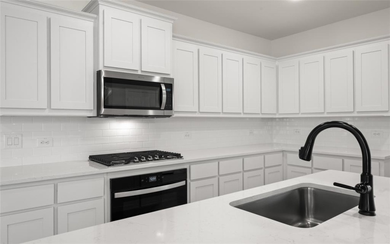 2818 Buttermilk Drive, Midlothian, TX 76065, 3 Habitaciones Habitaciones , ,2 BañosBaños,Residential,En Venta,2818 Buttermilk Drive,20761288