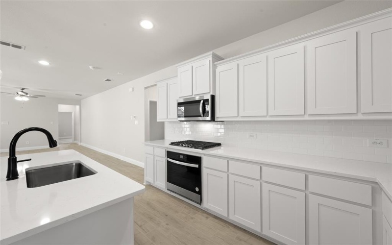 2818 Buttermilk Drive, Midlothian, TX 76065, 3 Habitaciones Habitaciones , ,2 BañosBaños,Residential,En Venta,2818 Buttermilk Drive,20761288