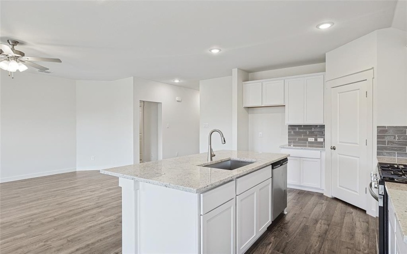 709 Jack Street, McKinney, TX 75069, 3 Bedrooms Bedrooms, ,2 BathroomsBathrooms,Residential,For Sale,709 Jack Street,20761375