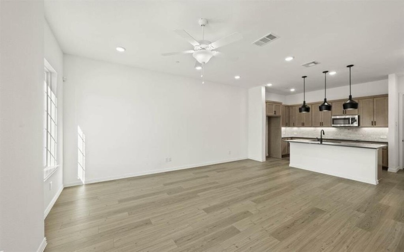2404 Bulin Drive, Mansfield, TX 76063, 3 Bedrooms Bedrooms, ,2 BathroomsBathrooms,Residential,For Sale,2404 Bulin Drive,20769275