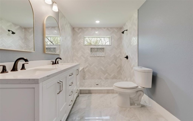 19450 Valentine Road, Kemp, TX 75143, 3 Bedrooms Bedrooms, ,2 BathroomsBathrooms,Residential,For Sale,19450 Valentine Road,20769382