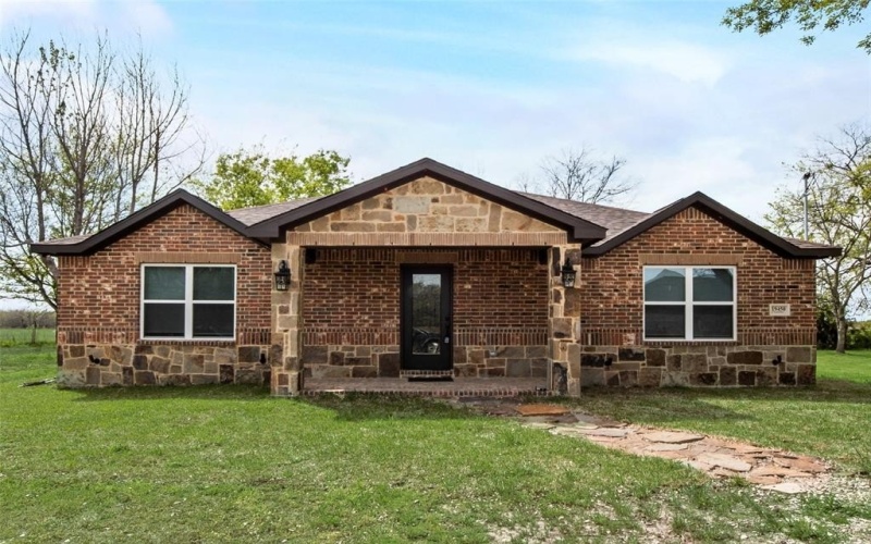 19450 Valentine Road, Kemp, TX 75143, 3 Bedrooms Bedrooms, ,2 BathroomsBathrooms,Residential,For Sale,19450 Valentine Road,20769382
