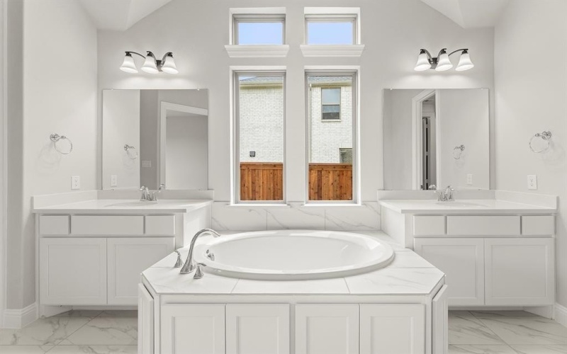 3231 Tobias Lane, Rockwall, TX 75032, 4 Bedrooms Bedrooms, ,3 BathroomsBathrooms,Residential,For Sale,3231 Tobias Lane,20770219