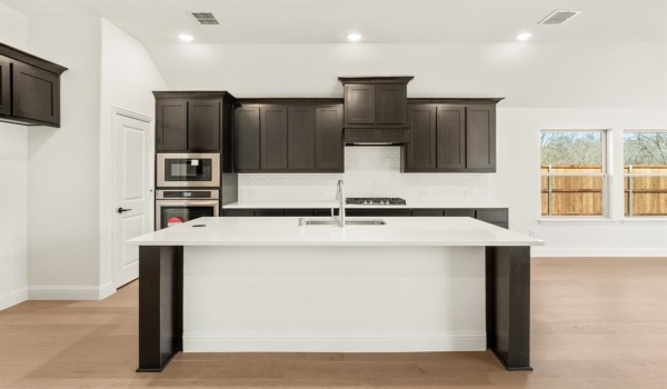 413 Sparrow Drive, Wylie, TX 75098, 6 Bedrooms Bedrooms, ,5 BathroomsBathrooms,Residential,For Sale,413 Sparrow Drive,20762324