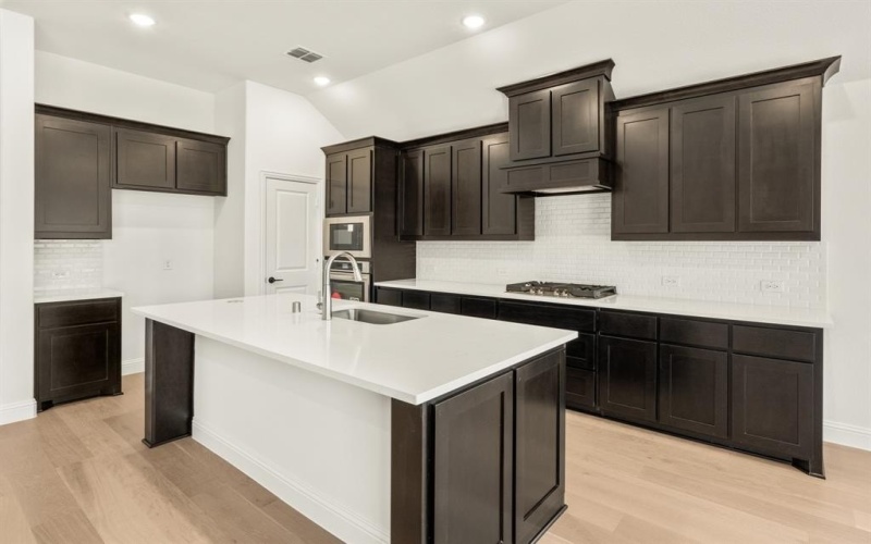 413 Sparrow Drive, Wylie, TX 75098, 6 Bedrooms Bedrooms, ,5 BathroomsBathrooms,Residential,For Sale,413 Sparrow Drive,20762324