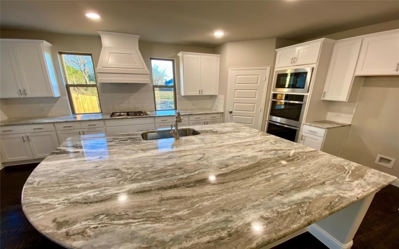235 Devonshire Drive, Greenville, TX 75401, 5 Bedrooms Bedrooms, ,5 BathroomsBathrooms,Residential,For Sale,235 Devonshire Drive,20770575