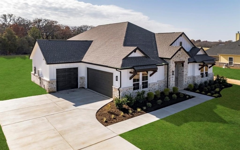 8010 Grizzly Run Drive, Burleson, TX 76028, 4 Habitaciones Habitaciones , ,3 BañosBaños,Residential,En Venta,8010 Grizzly Run Drive,20752452
