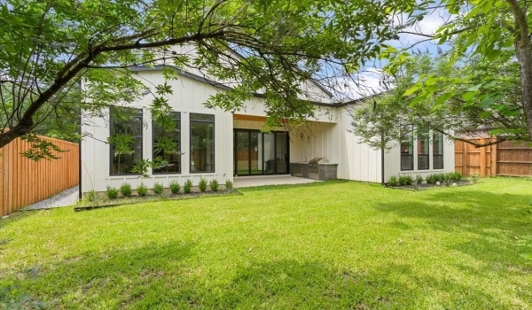 9934 Mixon Drive, Dallas, TX 75220, 5 Habitaciones Habitaciones , ,5 BañosBaños,Residential,En Venta,9934 Mixon Drive,20752475
