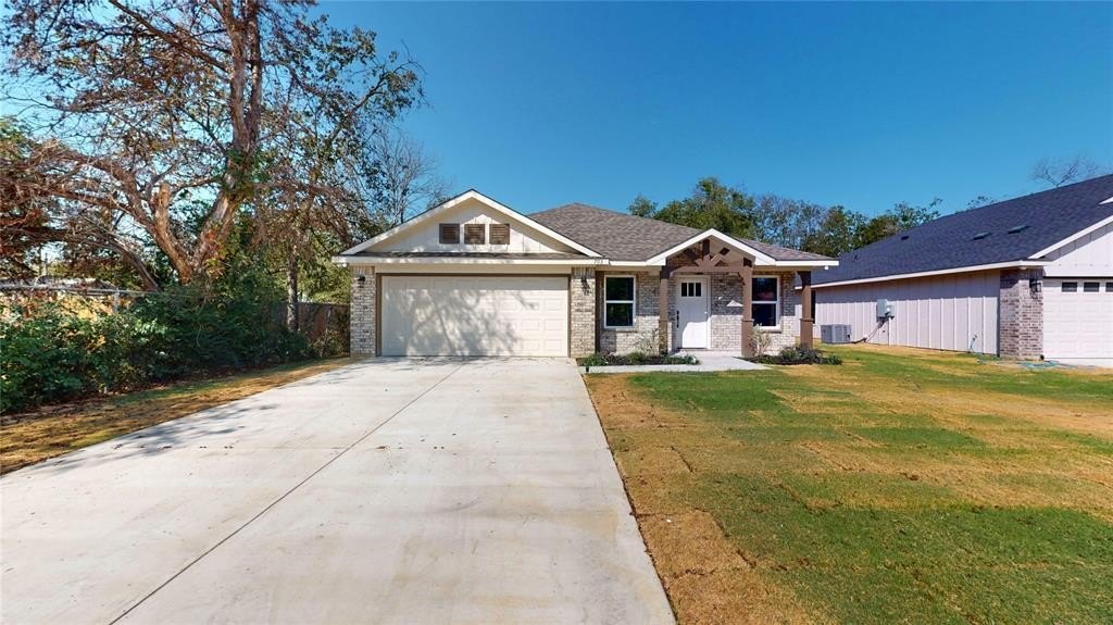 703 Cedar Street, Cleburne, TX 76031, 3 Bedrooms Bedrooms, ,2 BathroomsBathrooms,Residential,For Sale,703 Cedar Street,20770770