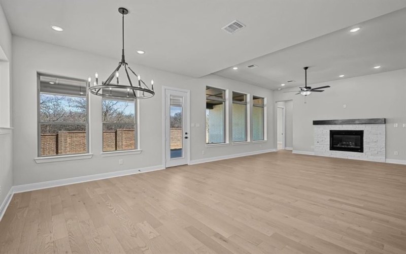 500 Long Trail, Mansfield, TX 76063, 4 Bedrooms Bedrooms, ,3 BathroomsBathrooms,Residential,For Sale,500 Long Trail,20752566