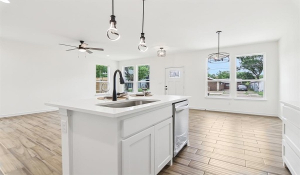 1610 Life Avenue, Dallas, TX 75212, 3 Bedrooms Bedrooms, ,2 BathroomsBathrooms,Residential,For Sale,1610 Life Avenue,20762885