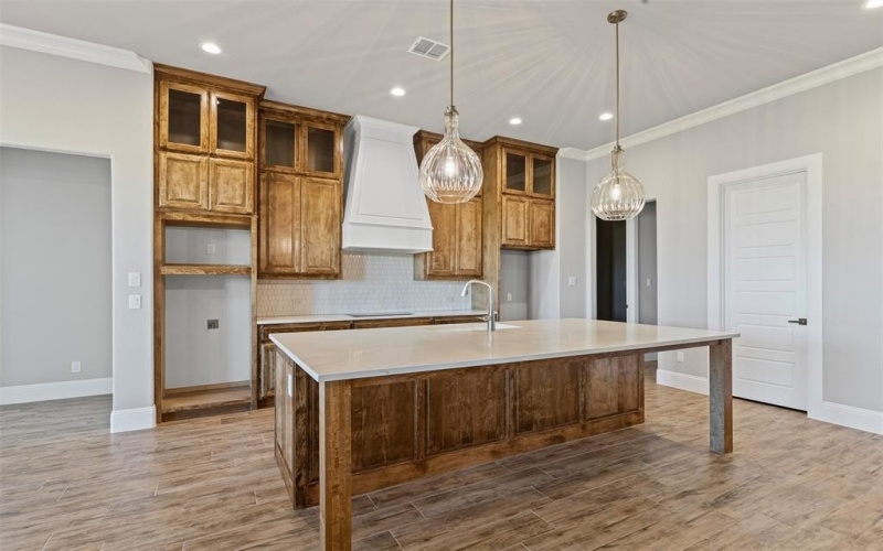 123 Club House Drive, Weatherford, TX 76087, 4 Bedrooms Bedrooms, ,5 BathroomsBathrooms,Residential,For Sale,123 Club House Drive,20762993