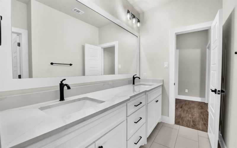 3410 Farm Land Court, Granbury, TX 76048, 4 Bedrooms Bedrooms, ,2 BathroomsBathrooms,Residential,For Sale,3410 Farm Land Court,20753331
