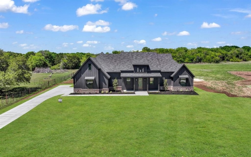 3410 Farm Land Court, Granbury, TX 76048, 4 Bedrooms Bedrooms, ,2 BathroomsBathrooms,Residential,For Sale,3410 Farm Land Court,20753331