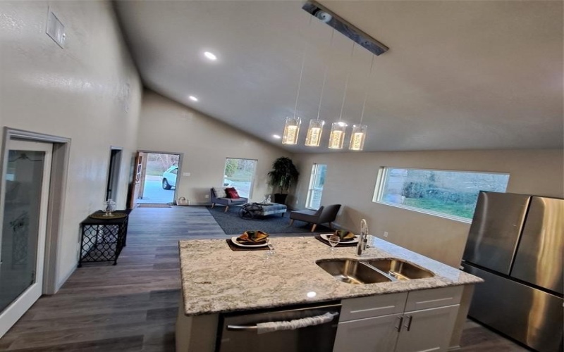 5702 Arkansas Trail, Granbury, TX 76048, 3 Bedrooms Bedrooms, ,2 BathroomsBathrooms,Residential,For Sale,5702 Arkansas Trail,20763020