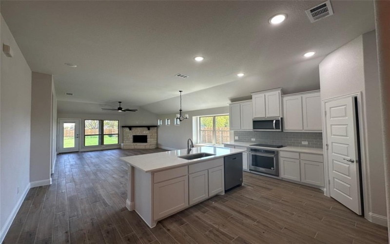 618 Finlee Way, Tioga, TX 76271, 3 Bedrooms Bedrooms, ,2 BathroomsBathrooms,Residential,For Sale,618 Finlee Way,20753606