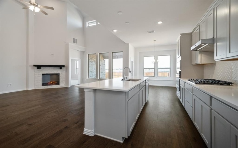 127 HERITAGE HILL Drive, Forney, TX 75126, 4 Bedrooms Bedrooms, ,3 BathroomsBathrooms,Residential,For Sale,127 HERITAGE HILL Drive,20754093