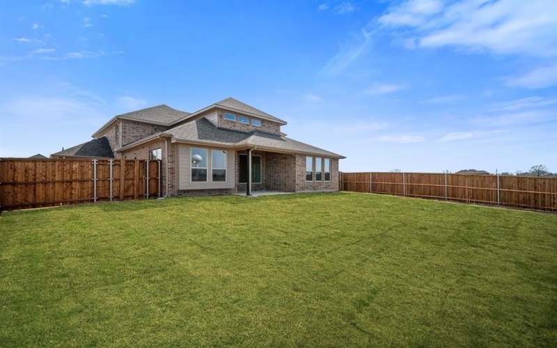127 HERITAGE HILL Drive, Forney, TX 75126, 4 Bedrooms Bedrooms, ,3 BathroomsBathrooms,Residential,For Sale,127 HERITAGE HILL Drive,20754093