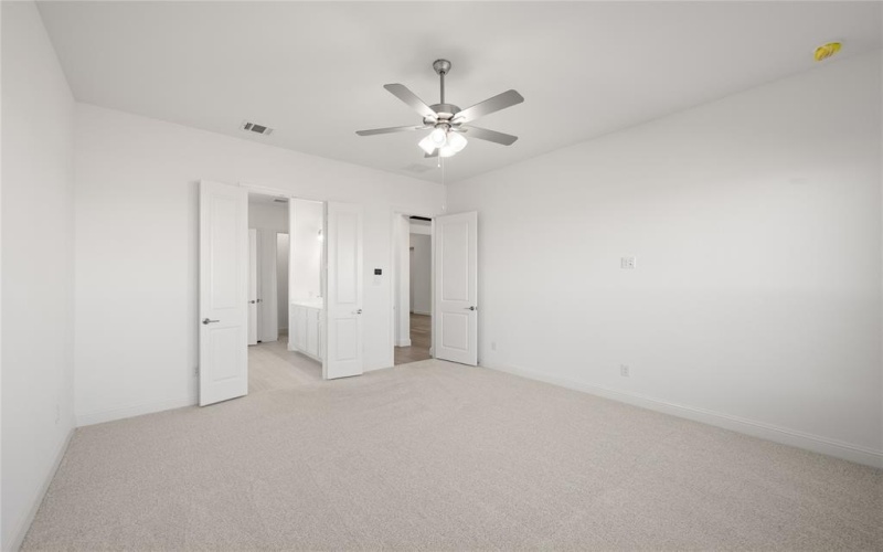 1016 Mill Ridge Drive, Justin, TX 76247, 4 Bedrooms Bedrooms, ,2 BathroomsBathrooms,Residential,For Sale,1016 Mill Ridge Drive,20754111