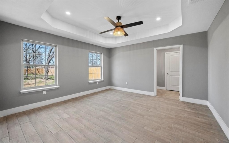 1006 W Brown, Ennis, TX 75119, 3 Bedrooms Bedrooms, ,2 BathroomsBathrooms,Residential,For Sale,1006 W Brown,20754253