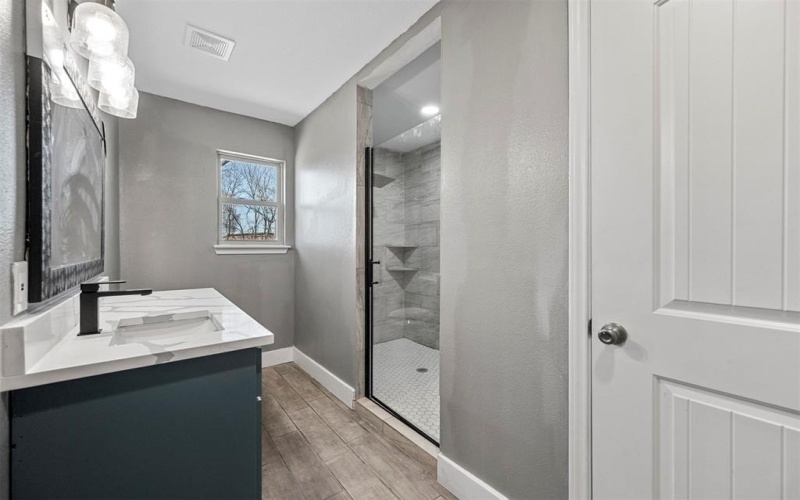 1006 W Brown, Ennis, TX 75119, 3 Bedrooms Bedrooms, ,2 BathroomsBathrooms,Residential,For Sale,1006 W Brown,20754253