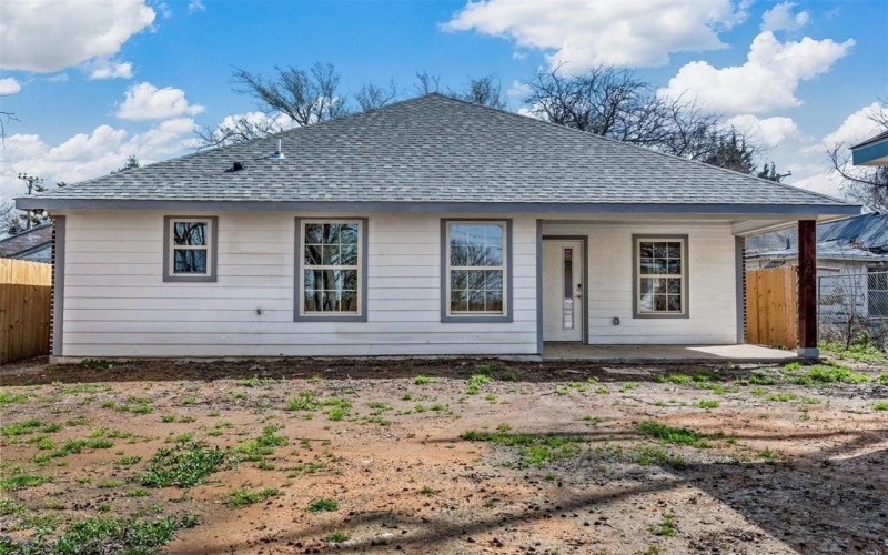 1006 W Brown, Ennis, TX 75119, 3 Bedrooms Bedrooms, ,2 BathroomsBathrooms,Residential,For Sale,1006 W Brown,20754253