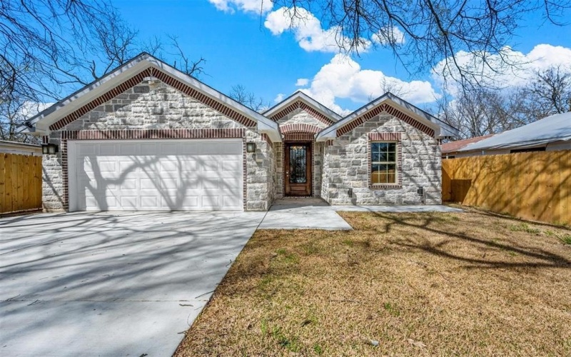 1006 W Brown, Ennis, TX 75119, 3 Bedrooms Bedrooms, ,2 BathroomsBathrooms,Residential,For Sale,1006 W Brown,20754253