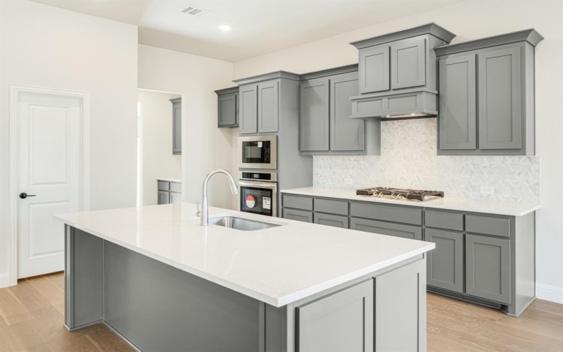 1021 Waverly Drive, McKinney, TX 75071, 4 Bedrooms Bedrooms, ,5 BathroomsBathrooms,Residential,For Sale,1021 Waverly Drive,20772101