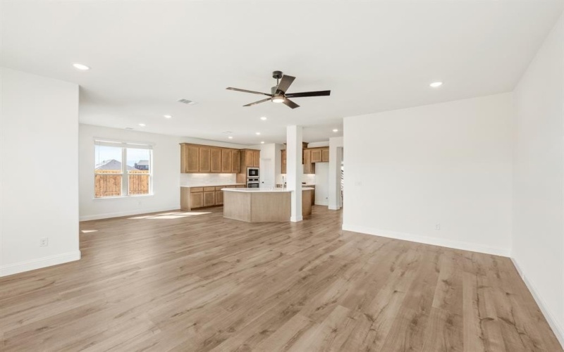 1545 Laurel Avenue, Aubrey, TX 76227, 4 Bedrooms Bedrooms, ,2 BathroomsBathrooms,Residential,For Sale,1545 Laurel Avenue,20755171