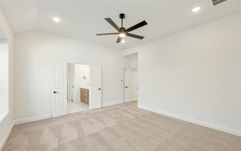1545 Laurel Avenue, Aubrey, TX 76227, 4 Bedrooms Bedrooms, ,2 BathroomsBathrooms,Residential,For Sale,1545 Laurel Avenue,20755171