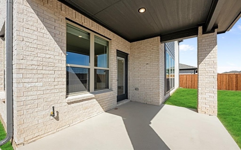 1545 Laurel Avenue, Aubrey, TX 76227, 4 Bedrooms Bedrooms, ,2 BathroomsBathrooms,Residential,For Sale,1545 Laurel Avenue,20755171