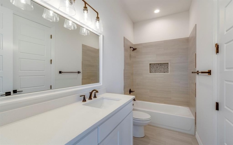 6421 Cedar Elm Lane, Midlothian, TX 76065, 4 Bedrooms Bedrooms, ,3 BathroomsBathrooms,Residential,For Sale,6421 Cedar Elm Lane,20756106