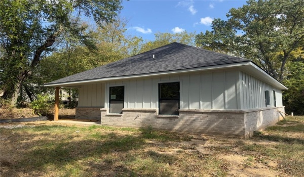 1212 ALBERTSON, Tyler, TX 75702, 3 Bedrooms Bedrooms, ,2 BathroomsBathrooms,Residential,For Sale,1212 ALBERTSON,20765245