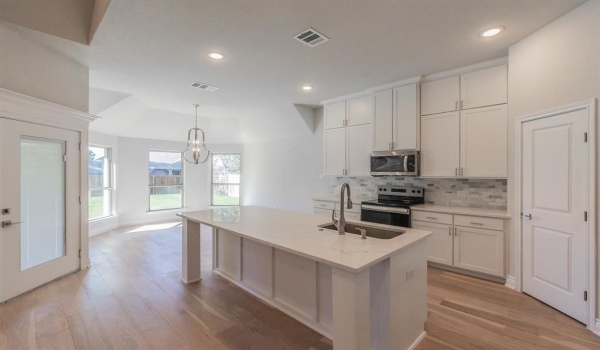 609 Keel Way, Azle, TX 76020, 4 Bedrooms Bedrooms, ,2 BathroomsBathrooms,Residential,For Sale,609 Keel Way,20780700