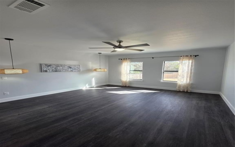 3612 Broken Bow Drive, Granbury, TX 76048, 3 Bedrooms Bedrooms, ,2 BathroomsBathrooms,Residential,For Sale,3612 Broken Bow Drive,20774165