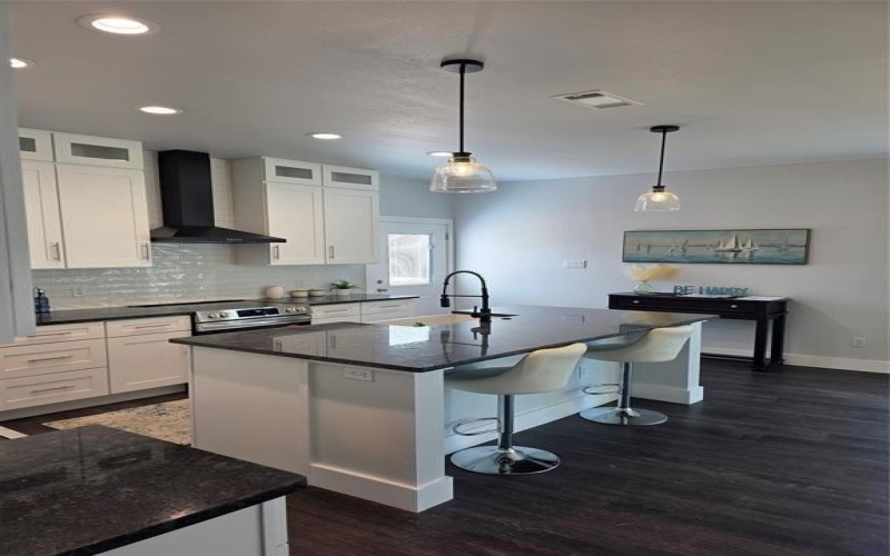 3612 Broken Bow Drive, Granbury, TX 76048, 3 Bedrooms Bedrooms, ,2 BathroomsBathrooms,Residential,For Sale,3612 Broken Bow Drive,20774165