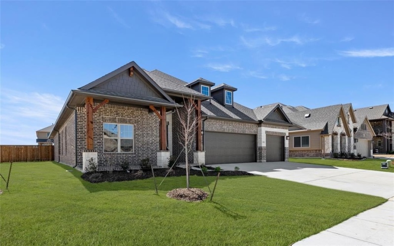 1001 Emerald Trace Drive, Justin, TX 76247, 4 Habitaciones Habitaciones , ,3 BañosBaños,Residential,En Venta,1001 Emerald Trace Drive,20780722
