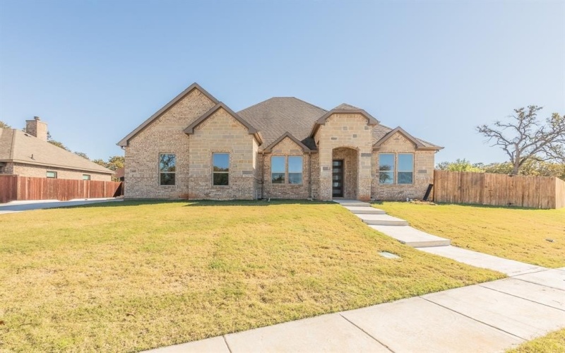 1600 Sea Breeze Court, Azle, TX 76020, 4 Bedrooms Bedrooms, ,2 BathroomsBathrooms,Residential,For Sale,1600 Sea Breeze Court,20780774