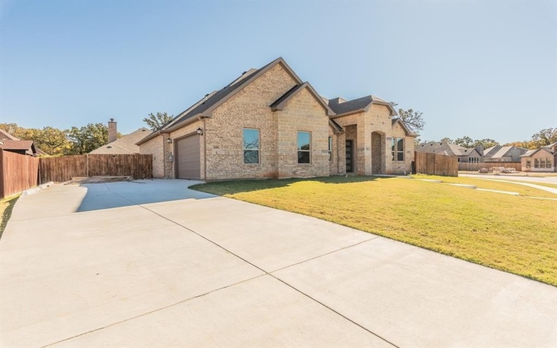 1600 Sea Breeze Court, Azle, TX 76020, 4 Bedrooms Bedrooms, ,2 BathroomsBathrooms,Residential,For Sale,1600 Sea Breeze Court,20780774