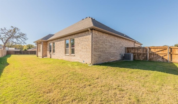 1600 Sea Breeze Court, Azle, TX 76020, 4 Bedrooms Bedrooms, ,2 BathroomsBathrooms,Residential,For Sale,1600 Sea Breeze Court,20780774