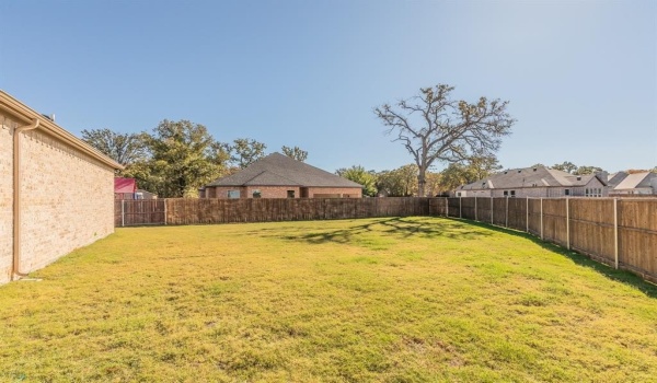 1600 Sea Breeze Court, Azle, TX 76020, 4 Bedrooms Bedrooms, ,2 BathroomsBathrooms,Residential,For Sale,1600 Sea Breeze Court,20780774