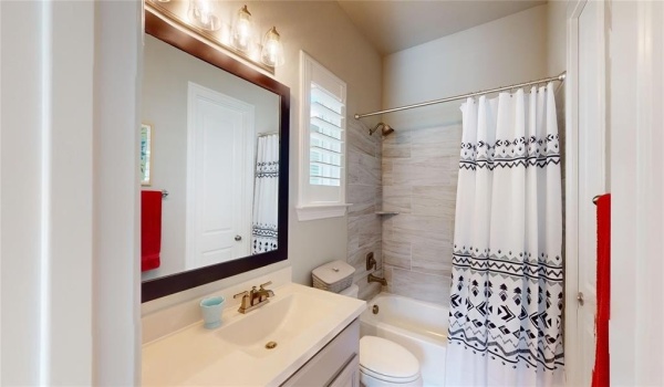 1109 17th Street, Argyle, TX 76226, 4 Bedrooms Bedrooms, ,5 BathroomsBathrooms,Residential,For Sale,1109 17th Street,20780947