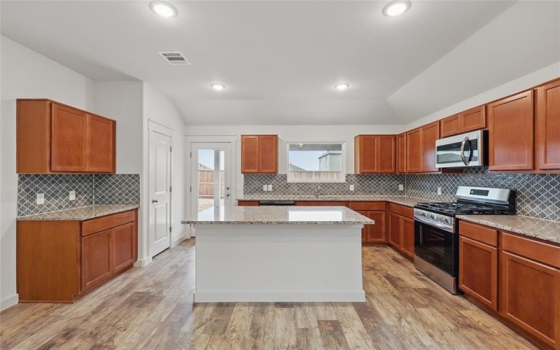 1138 Baker Bridge Drive, Forney, TX 75126, 3 Bedrooms Bedrooms, ,2 BathroomsBathrooms,Residential,For Sale,1138 Baker Bridge Drive,20781256