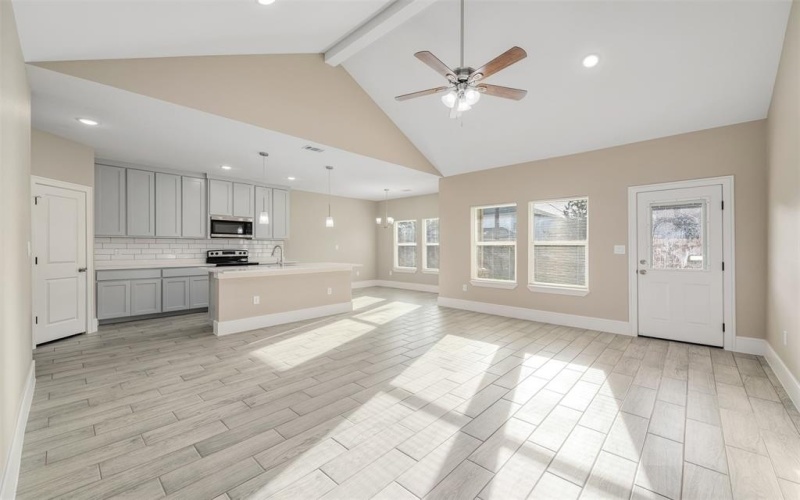 2801 Beechwood Street, Granbury, TX 76048, 3 Habitaciones Habitaciones , ,2 BañosBaños,Residential,En Venta,2801 Beechwood Street,20781481