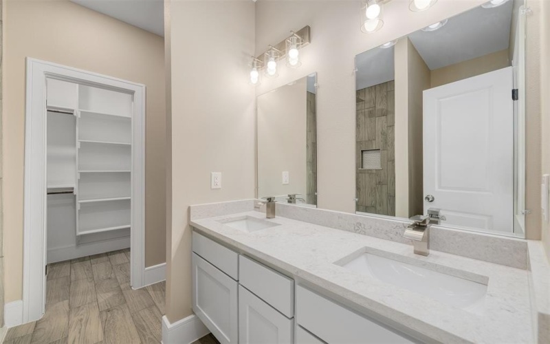 2801 Beechwood Street, Granbury, TX 76048, 3 Habitaciones Habitaciones , ,2 BañosBaños,Residential,En Venta,2801 Beechwood Street,20781481
