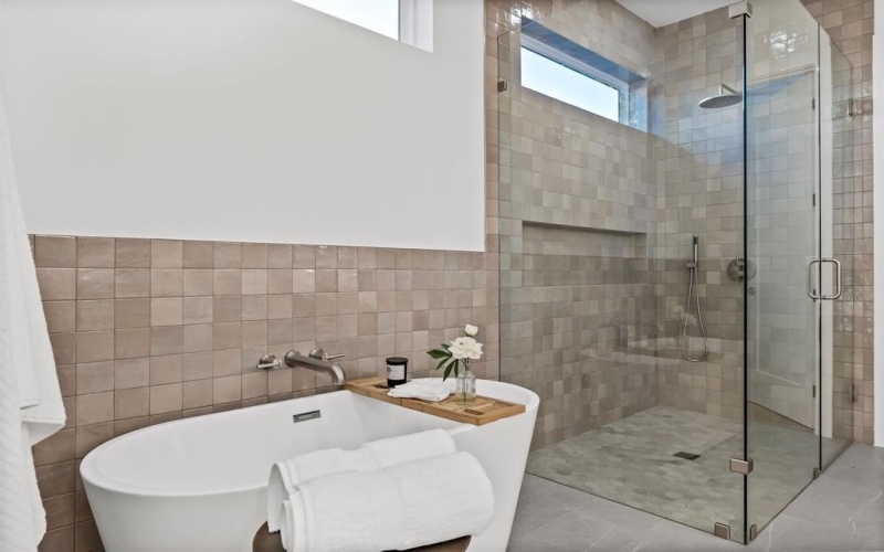 2410 N Prairie Avenue, Dallas, TX 75204, 4 Habitaciones Habitaciones , ,5 BañosBaños,Residential,En Venta,2410 N Prairie Avenue,20775897