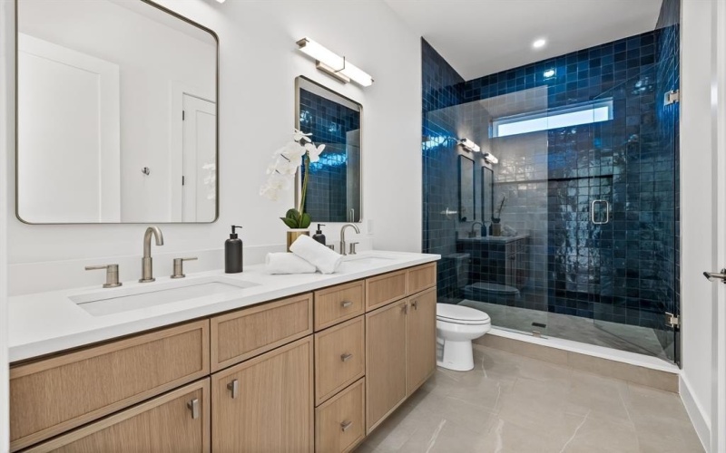 2410 N Prairie Avenue, Dallas, TX 75204, 4 Habitaciones Habitaciones , ,5 BañosBaños,Residential,En Venta,2410 N Prairie Avenue,20775897