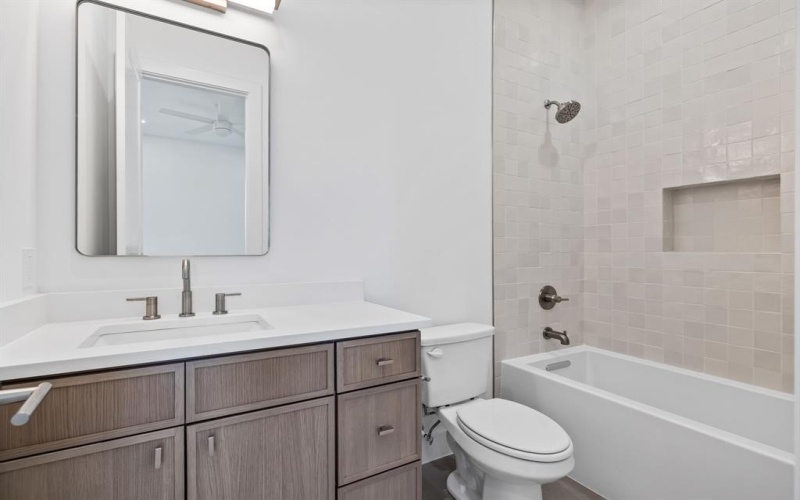 2410 N Prairie Avenue, Dallas, TX 75204, 4 Habitaciones Habitaciones , ,5 BañosBaños,Residential,En Venta,2410 N Prairie Avenue,20775897