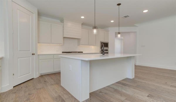 137 Paxton Circle, Arlington, TX 76013, 4 Bedrooms Bedrooms, ,3 BathroomsBathrooms,Residential,For Sale,137 Paxton Circle,20783172